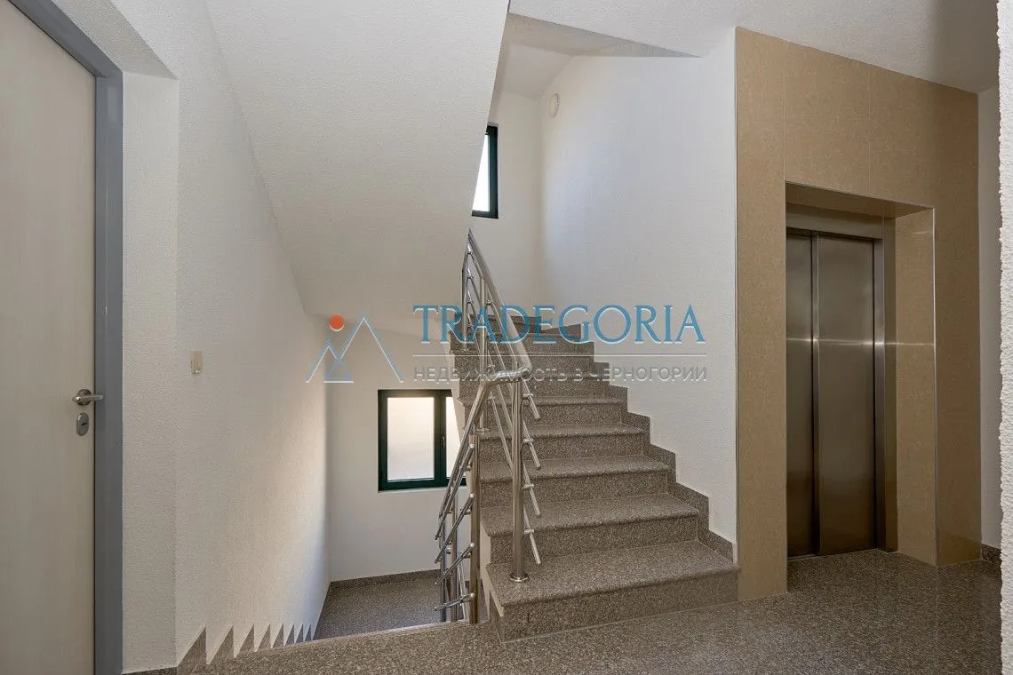Prodaja, dvosoban stan, 63m², Bečići, Budva