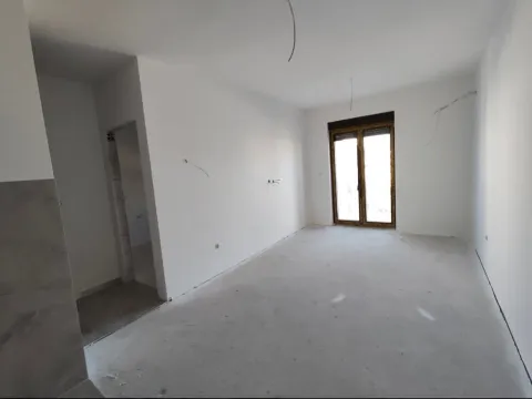 Prodaja, jednosoban stan, 43m², Krivi Most, Podgorica - image 3