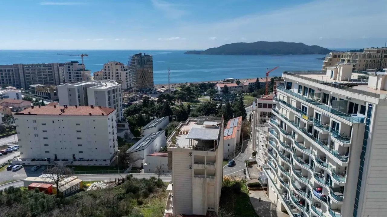 Sale, three bedroom apartment, 115m², Bečići, Budva
