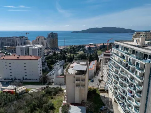 Sale, three bedroom apartment, 115m², Bečići, Budva - image 1