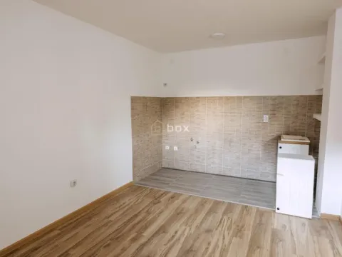 Izdavanje, trosoban stan, 168m², Pantelej, Niš - image 18