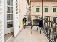 Izdavanje,  kuća, 100m2, Stari Grad Kotor, Kotor