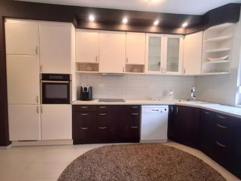 Rent, three bedroom apartment, 120m², City Kvart, Podgorica - image 6