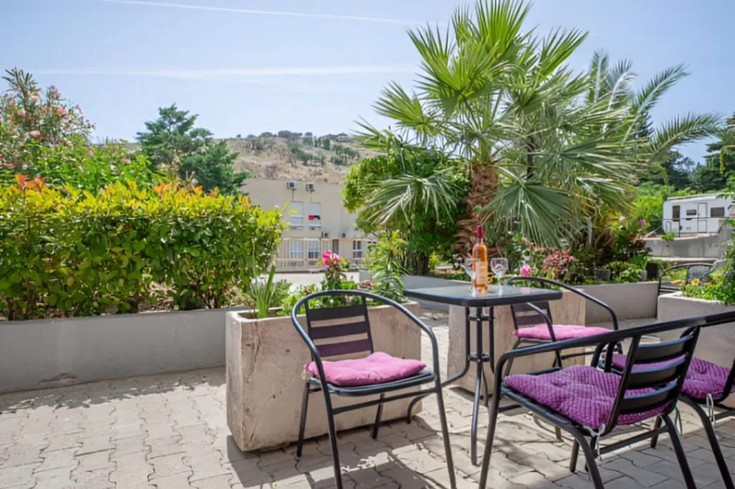 Izdavanje, jednosoban stan, 28m², Sutomore, Bar