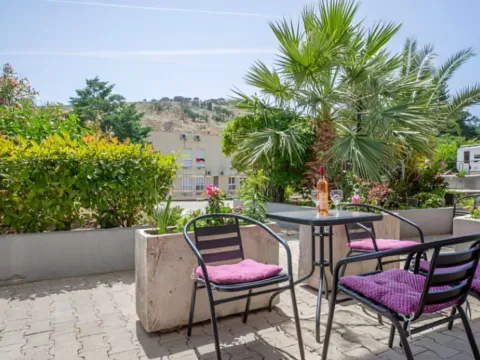 Rent, one bedroom apartment, 28m², Sutomore, Bar - image 9