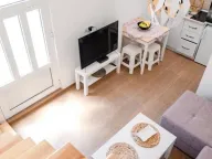 Izdavanje, kuća, 50m², Tivat, Crna Gora - image 9