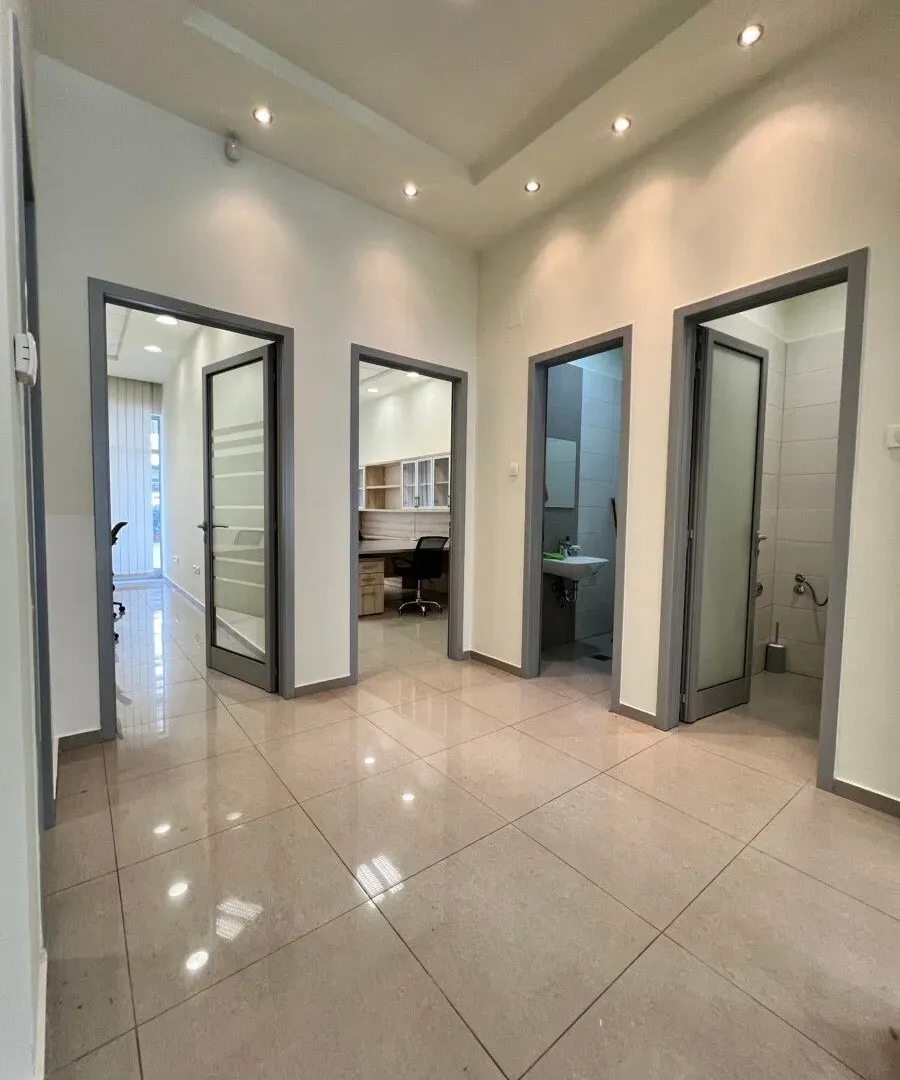 Sale, office space, 155m², Stari Aerodrom, Podgorica