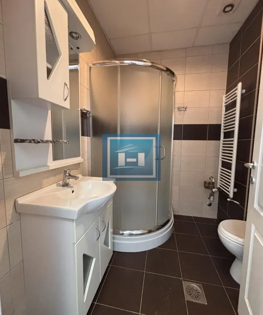 Izdavanje, jednosoban stan, 37m², Jagodina, Srbija