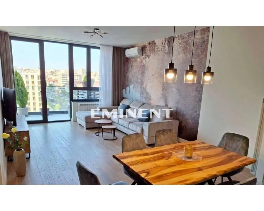 Izdavanje, trosoban stan, 86m², Savski Venac, Beograd