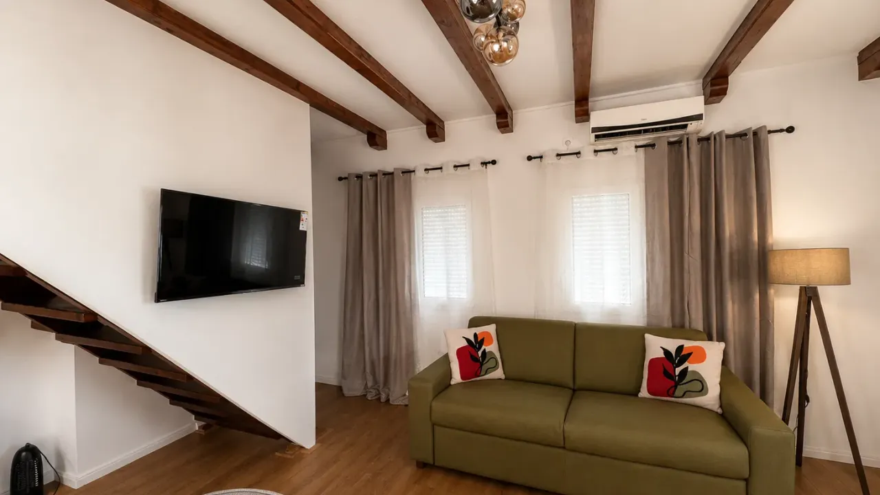 Izdavanje, jednosoban stan, 65m², Boka Place, Tivat