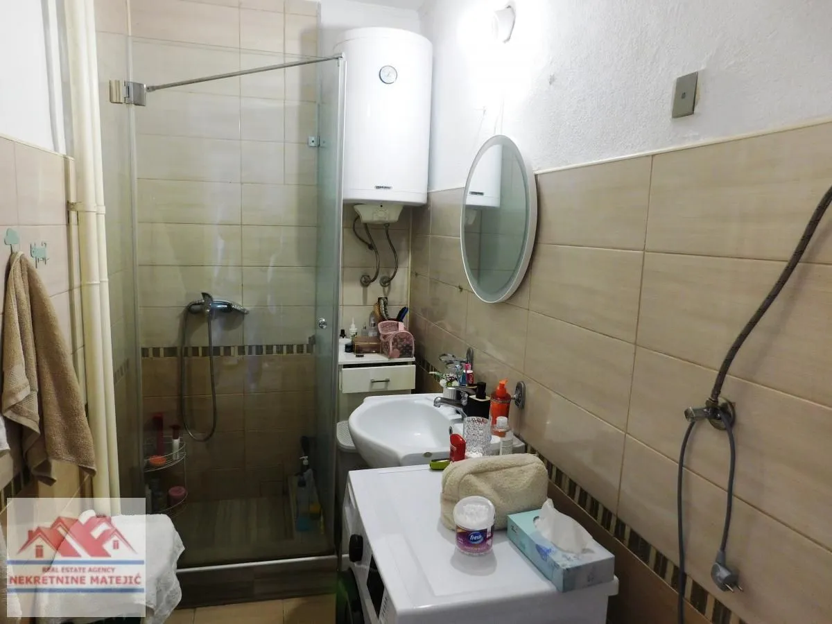 Izdavanje, dvosoban stan, 51m², Aerodrom, Kragujevac