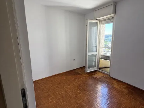 Prodaja, dvosoban stan, 66m², Centar, Bar - image 2
