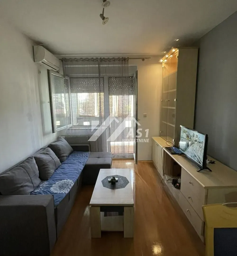 Izdavanje, jednosoban stan, 40m², Grbavica, Novi Sad Sve Podlokacije