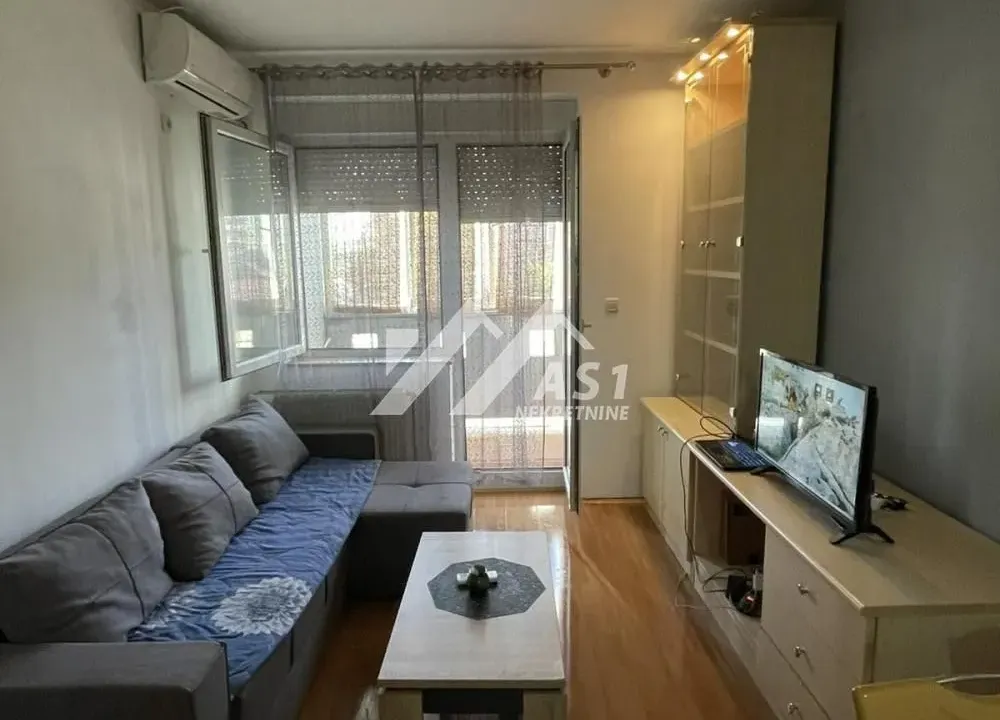 Izdavanje, jednosoban stan, 40m², Grbavica, Novi Sad Sve Podlokacije