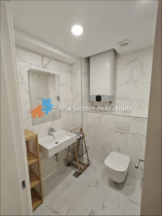 Izdavanje, trosoban stan, 112m², Novi Beograd Blok 65, Novi Beograd Sve Podlokacije
