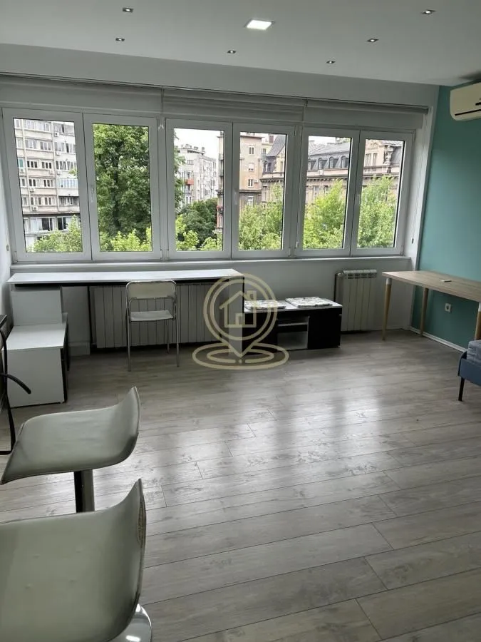 Izdavanje, jednosoban stan, 32m², Stari Grad, Beograd