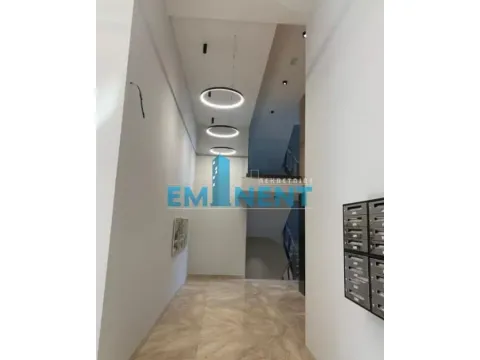 Izdavanje, trosoban stan, 89m², Stari Grad, Beograd - image 9