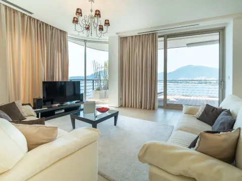 Sale, two bedroom apartment, 146m², Budva, Crna Gora - image 1