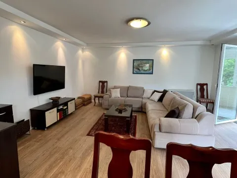 Izdavanje, dvosoban stan, 120m², Budva, Crna Gora - image 12
