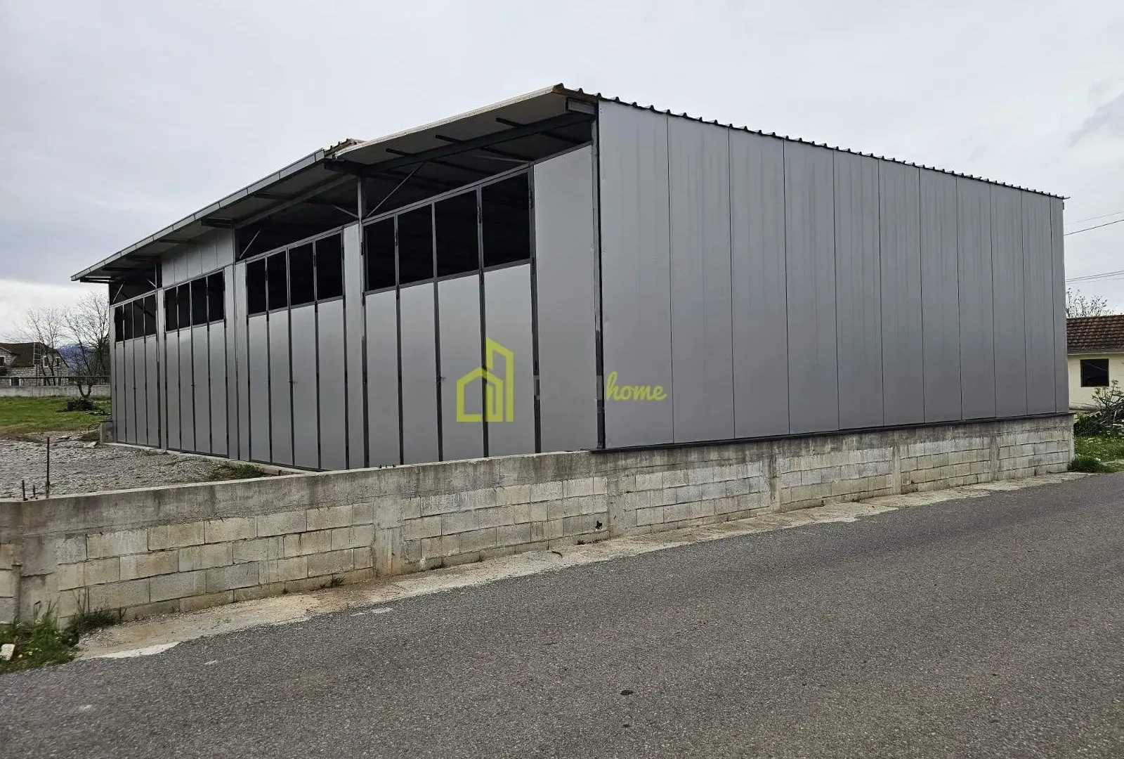 Rent, office space, 230m², Golubovci, Podgorica