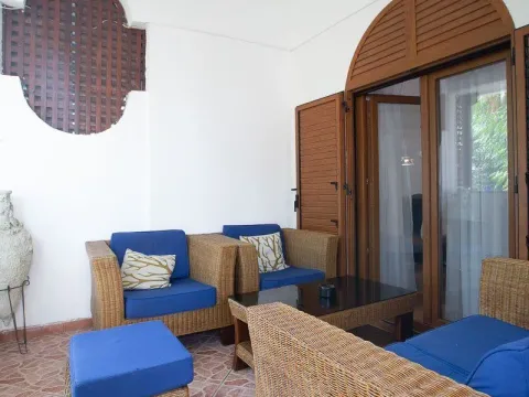 Izdavanje, četvorosoban stan, 300m², Gorica C, Podgorica - image 5