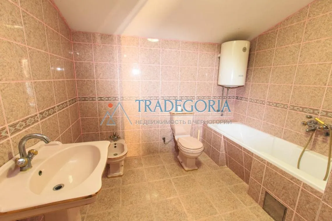 Prodaja, kuća, 400m², Bar, Crna Gora
