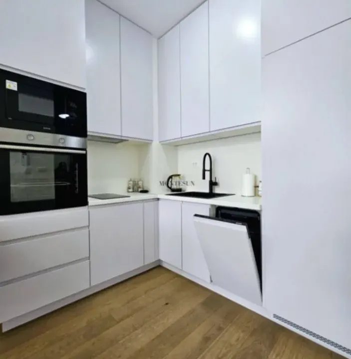 Izdavanje, jednosoban stan, 53m², Budva, Crna Gora