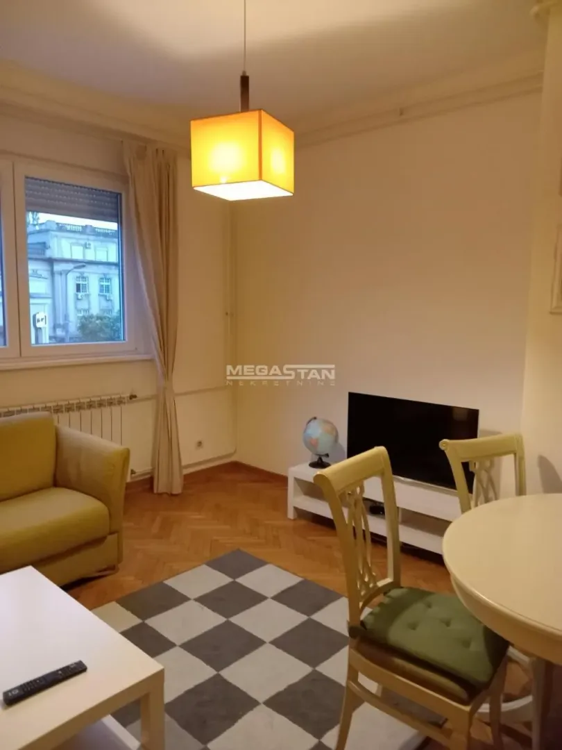 Izdavanje, dvosoban stan, 50m², Palilula Sve Podlokacije, Beograd