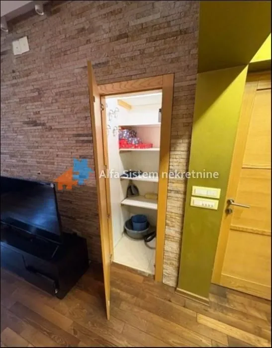 Rent, two bedroom apartment, 63m², Kalenić Pijaca, Vračar Sve Podlokacije