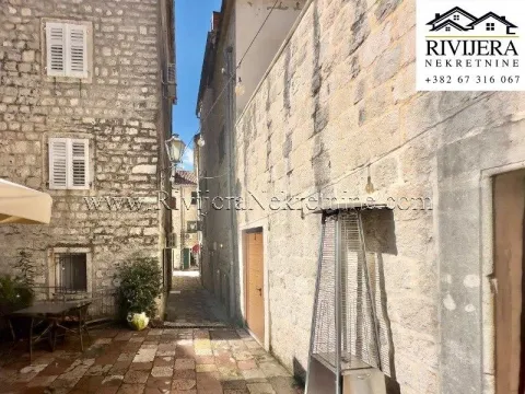 Prodaja, kuća, 300m², Centar, Kotor - image 9