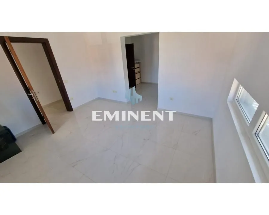 Sale, house, 345m², Surčin, Beograd