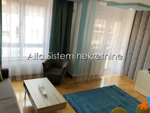 Izdavanje, trosoban stan, 88m², Vračar Sve Podlokacije, Beograd - image 5