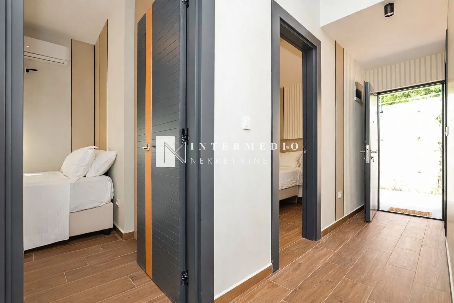 Prodaja, dvosoban stan, 59m², Njivice, Herceg Novi
