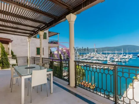 Izdavanje, četvorosoban stan, 240m², Porto Montenegro, Tivat - image 1