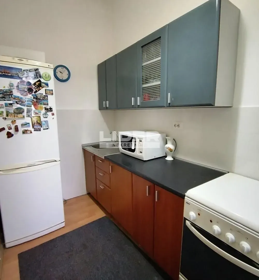 Sale, three bedroom apartment, 61m², Stari Grad, Beograd