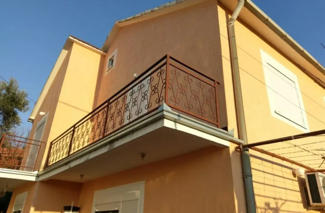 Prodaja, kuća, 162m², Tomba, Bar