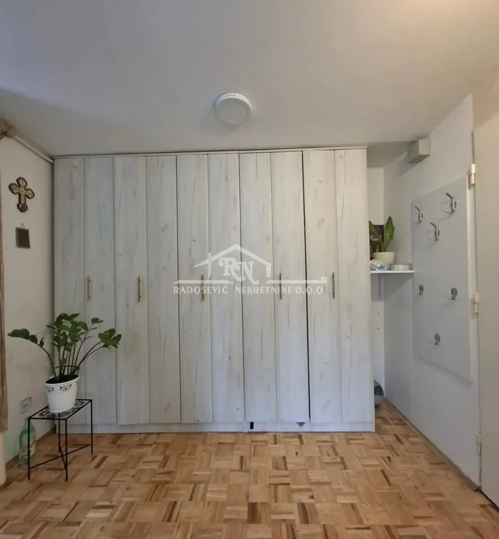 Prodaja, trosoban stan, 63m², Rakovica, Beograd
