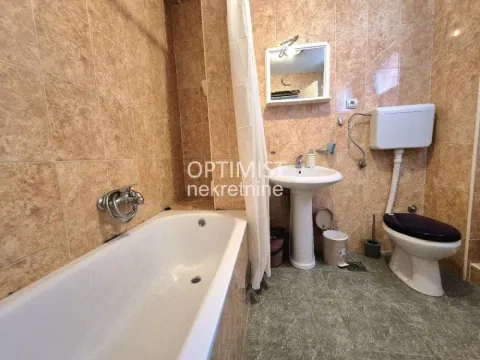 Rent, three bedroom apartment, 84m², Južni Bulevar, Vračar Sve Podlokacije - image 12