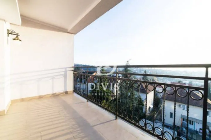 Prodaja, četvorosoban stan, 136m², Beograd Na Vodi, Beograd