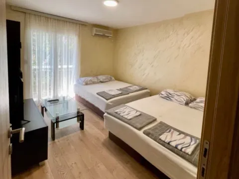 Izdavanje, stan, 39m², Podkošljun, Budva - image 13