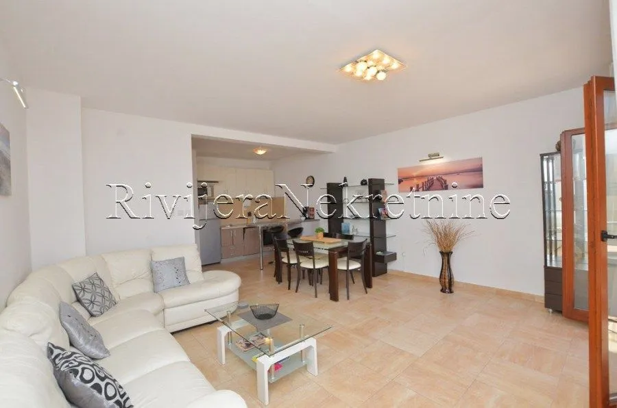 Prodaja, trosoban stan, 109m², Kamenari, Herceg Novi