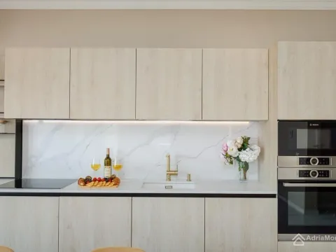 Sale, three bedroom apartment, 158m², Dobrota, Kotor - image 6