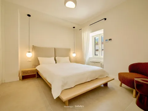 Rent, house, 200m², Dobrota, Kotor - image 19