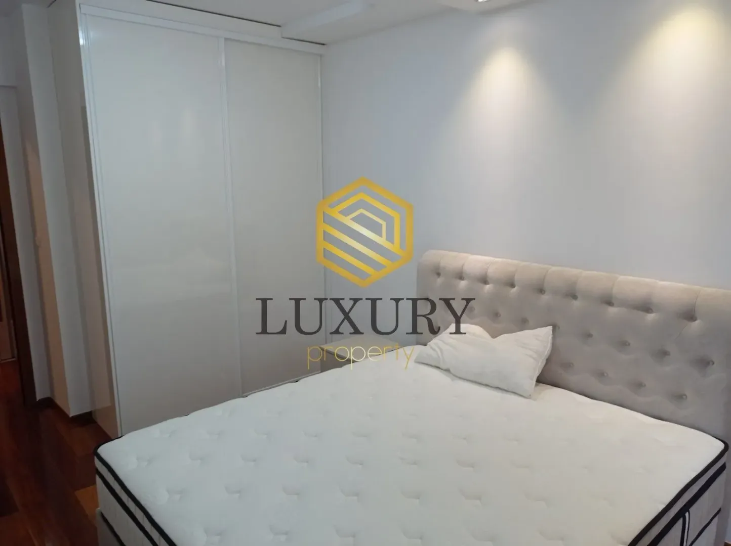 Rent, four bedroom apartment, 130m², Centar, Podgorica