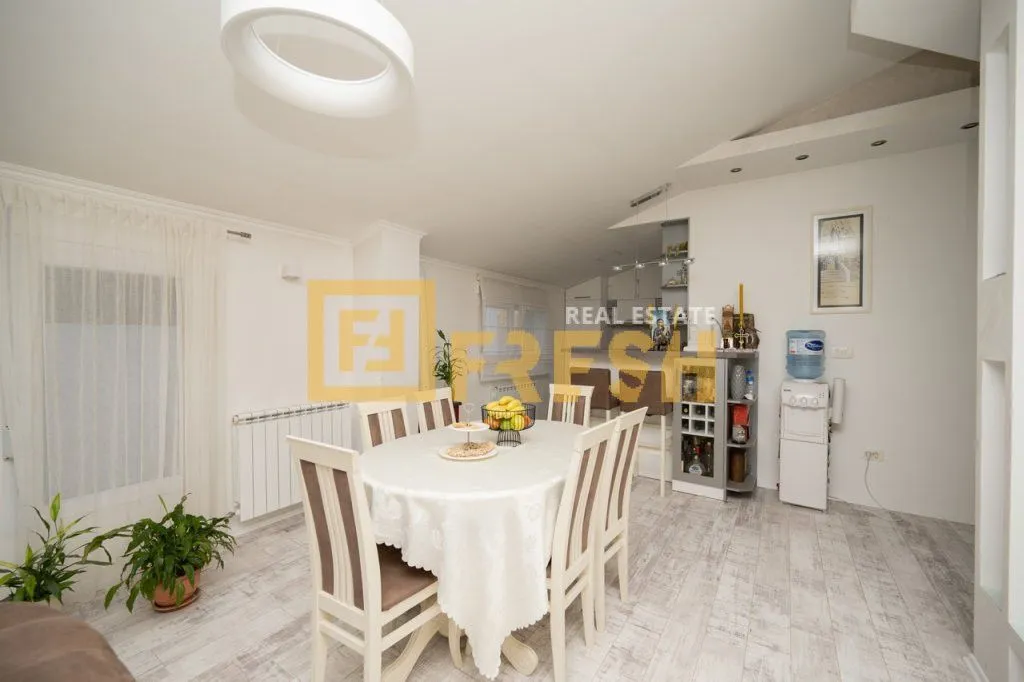 Prodaja, kuća, 250m², Zagorič, Podgorica