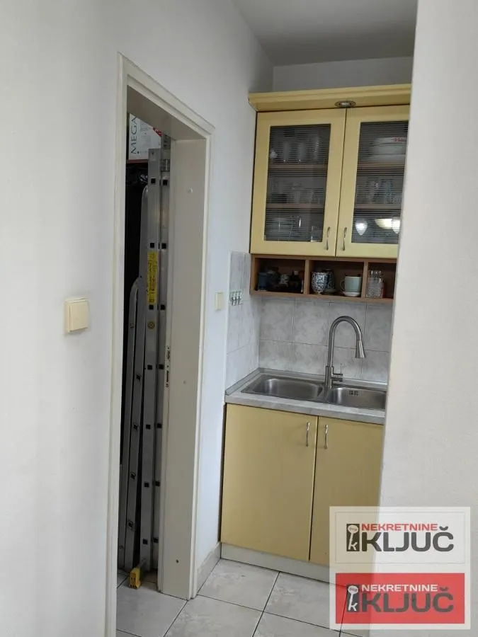 Prodaja, dvosoban stan, 59m², Centar, Novi Sad