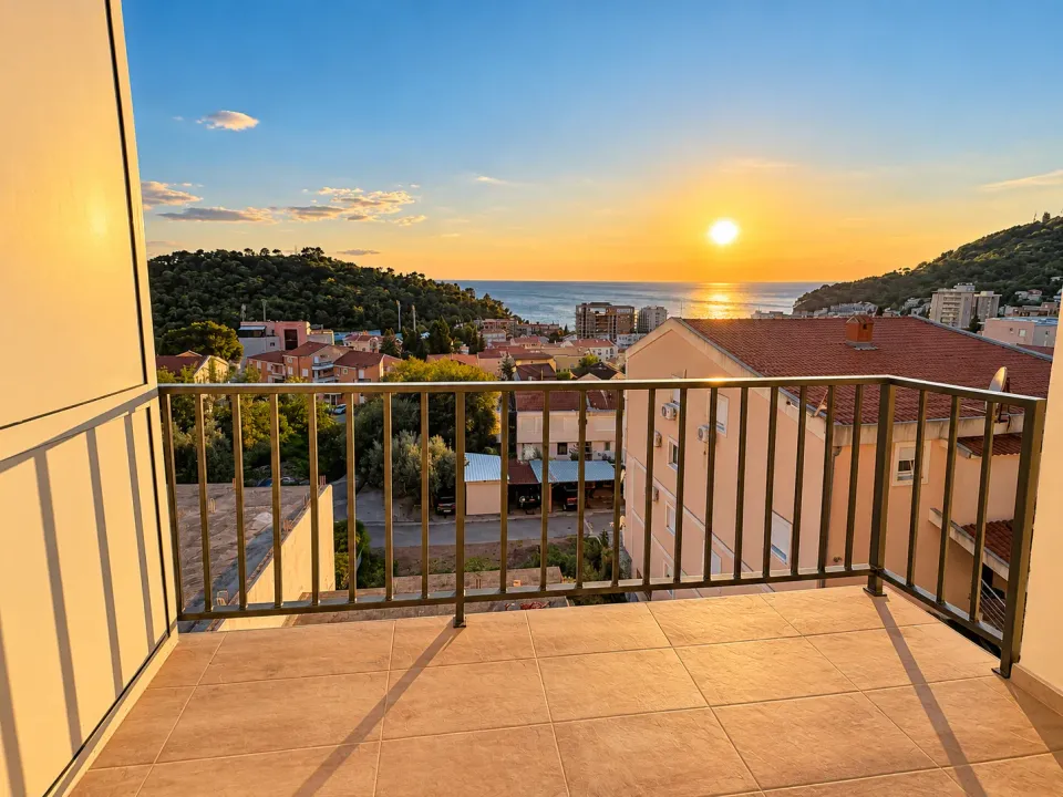 Sale, one bedroom apartment, 54m², Petrovac, Budva