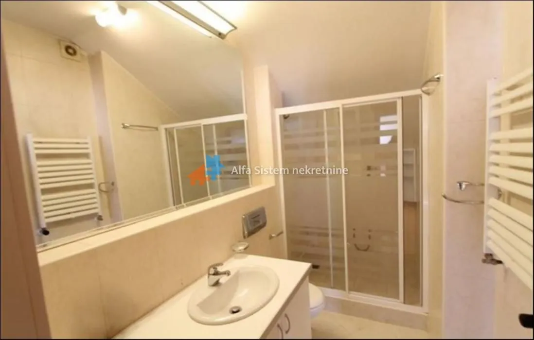 Rent, four bedroom apartment, 160m², Savski Venac, Beograd