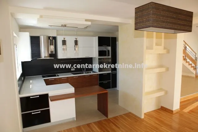 Prodaja, kuća, 254m², Donji Kokoti, Podgorica