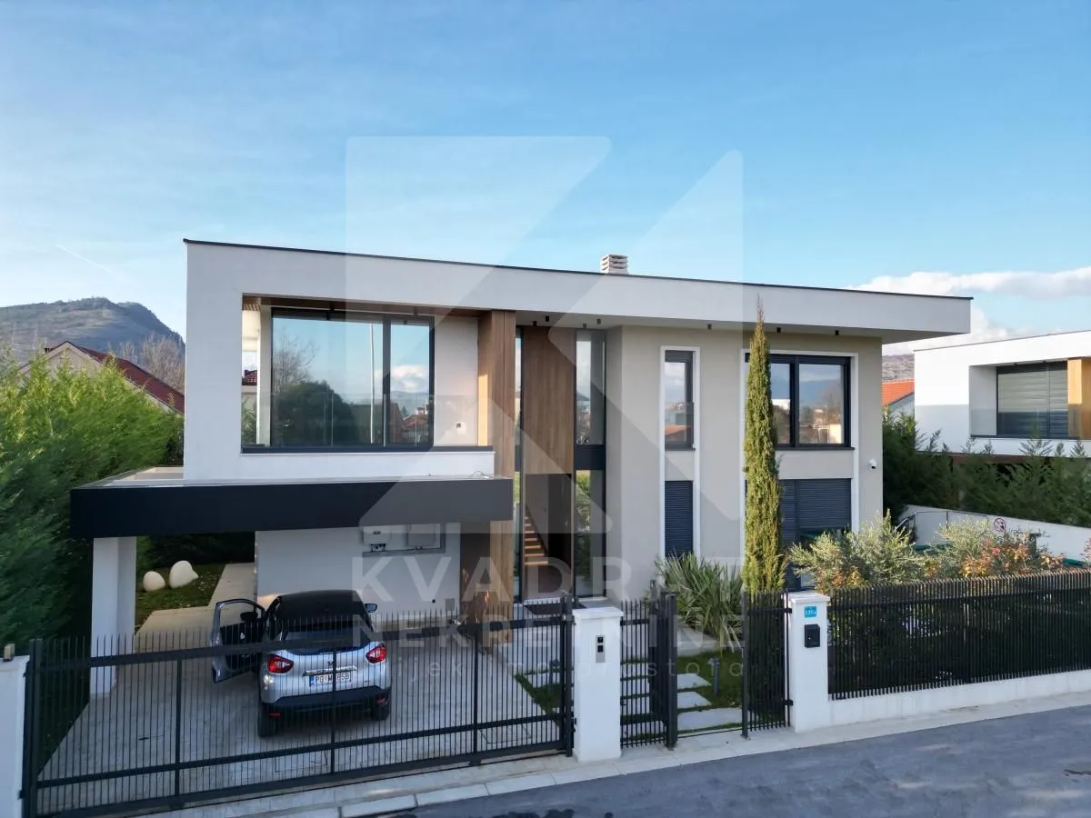Rent, house, 230m², Gornja Gorica, Podgorica